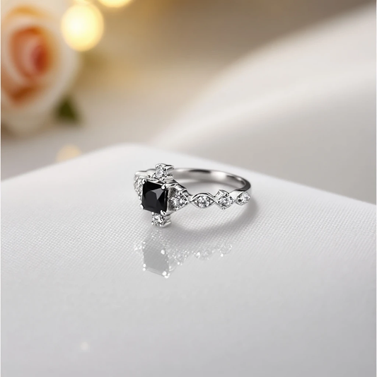 Black Vintage Zircon Ring