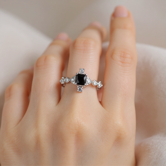 Black Vintage Zircon Ring