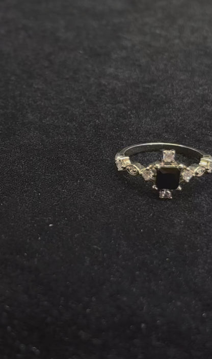 Black Vintage Zircon Ring